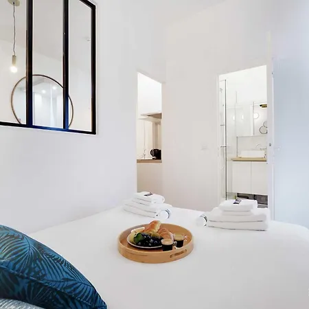 Chic Parisian Retreat - Alexandre Dumas 2c アパート パリ